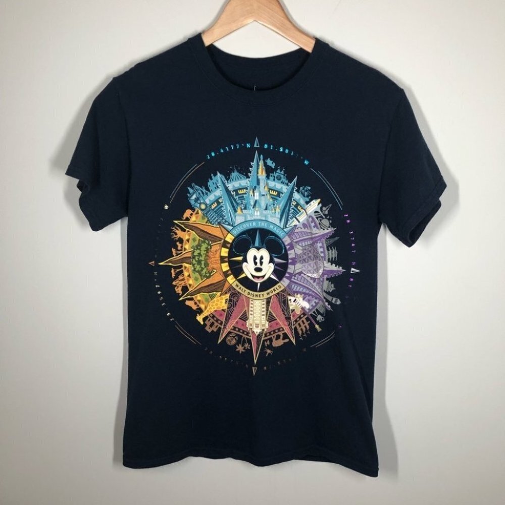 MEN’S Disney Parks Walt‎ Disney  World Mickey Compass T-Shirt Size Small